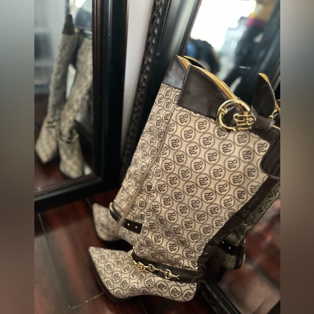 SIZE NINE CHOCOLATE & TAN ROCAWEAR HEELED BOOTS